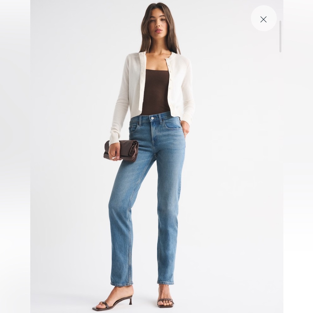 Abercrombie and Fitch Mid Rise 90s Straight Jean - Medium Wash